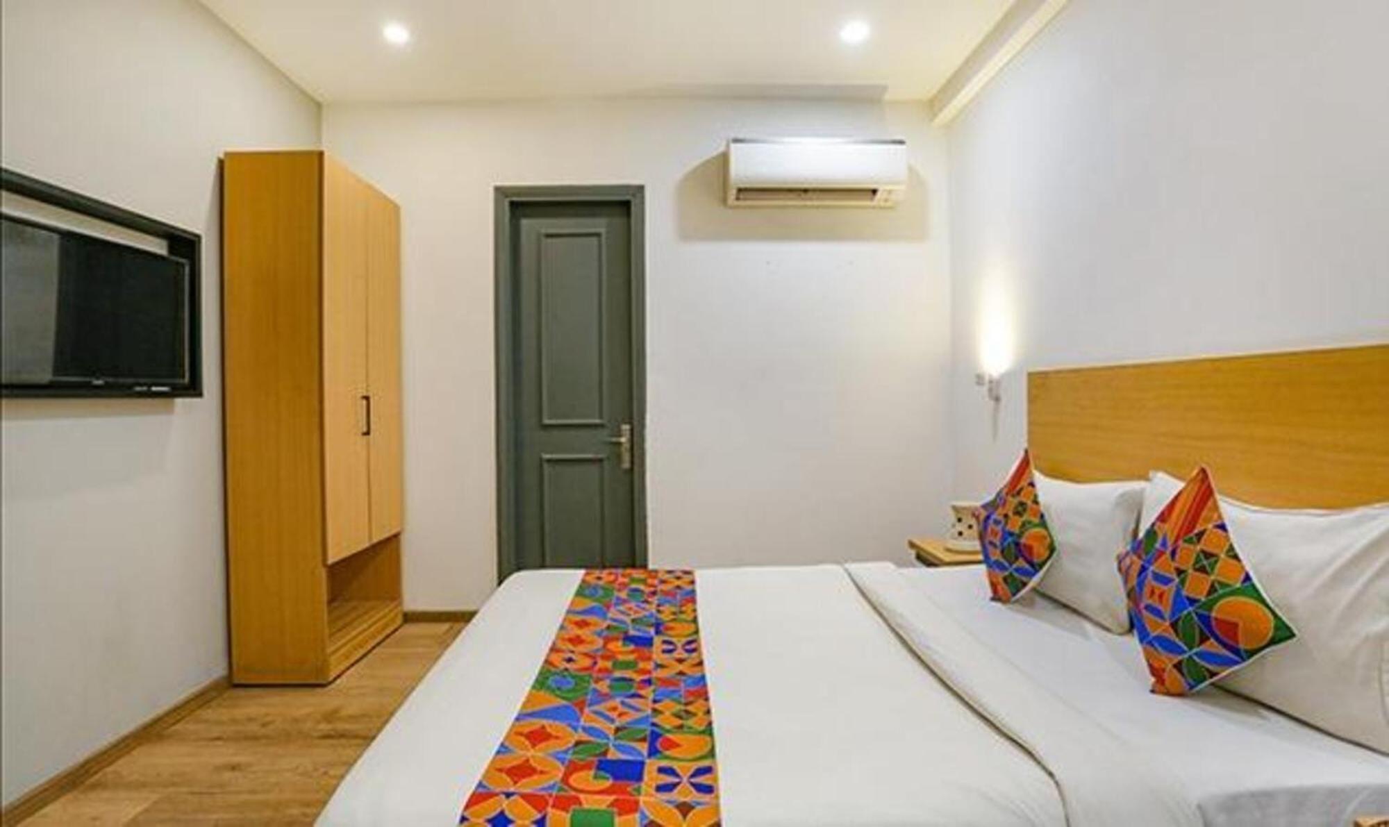 Fabhotel Urban Residency Model Town New Delhi Exterior photo