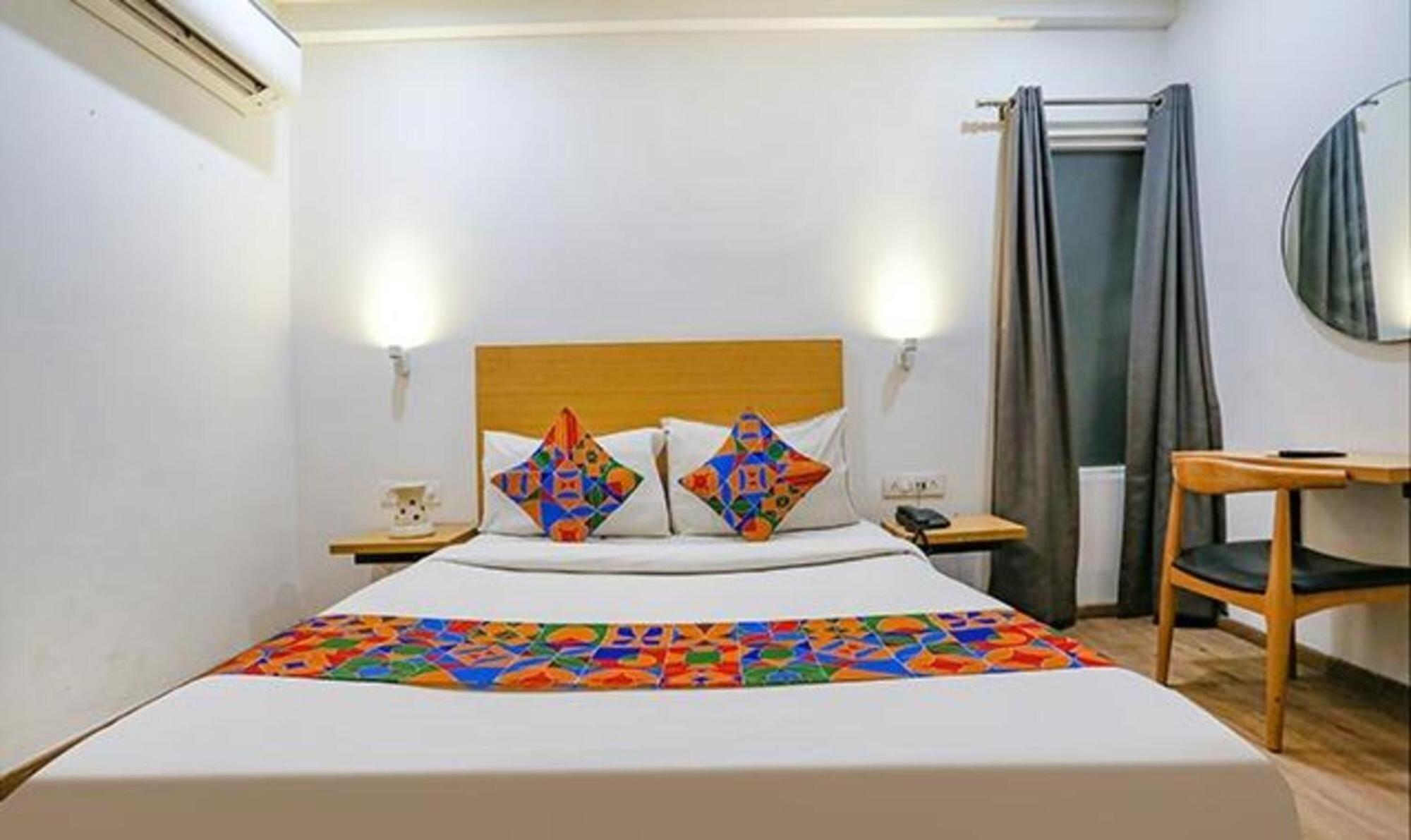 Fabhotel Urban Residency Model Town New Delhi Exterior photo