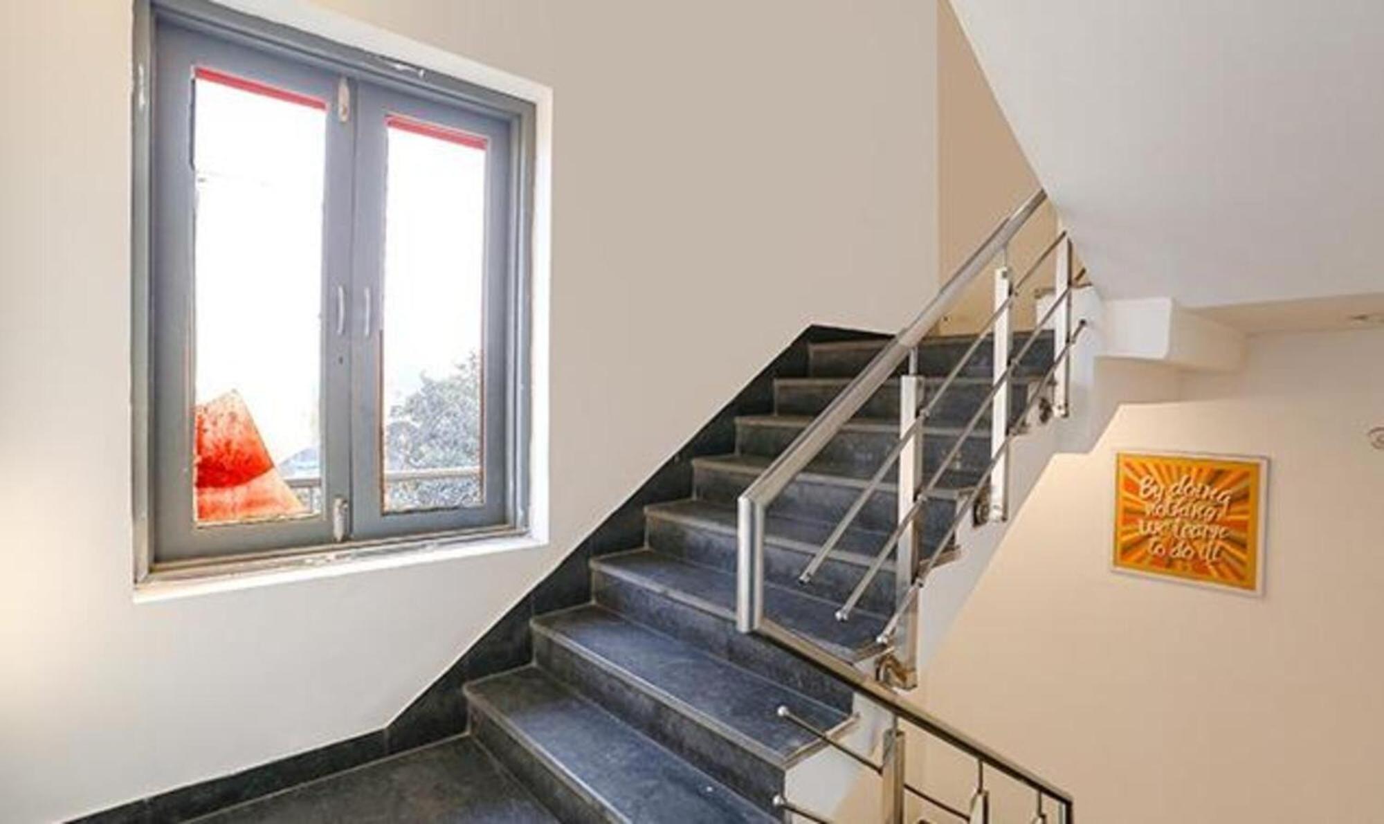 Fabhotel Urban Residency Model Town New Delhi Exterior photo